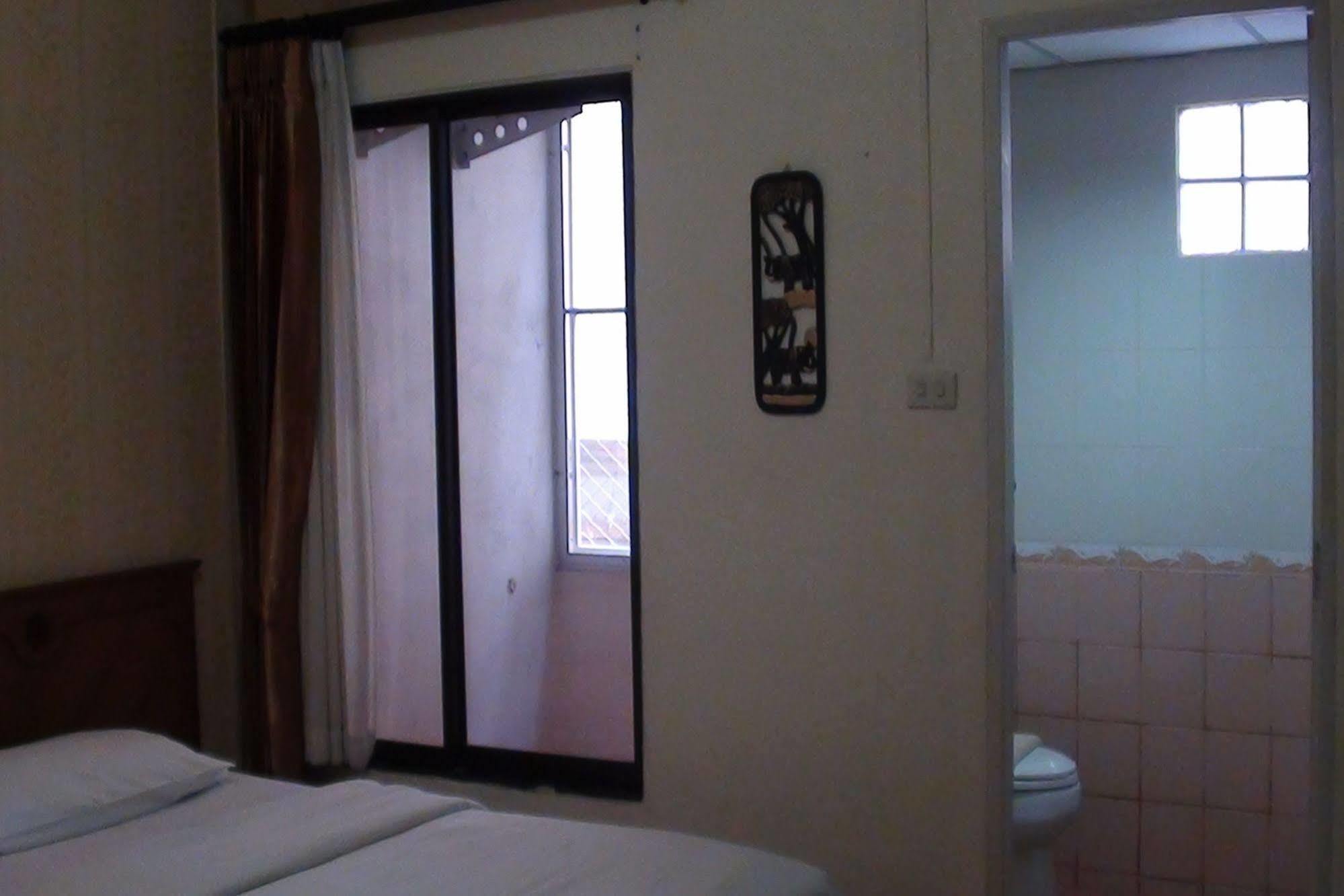 Md House Hotel Chiang Mai Buitenkant foto